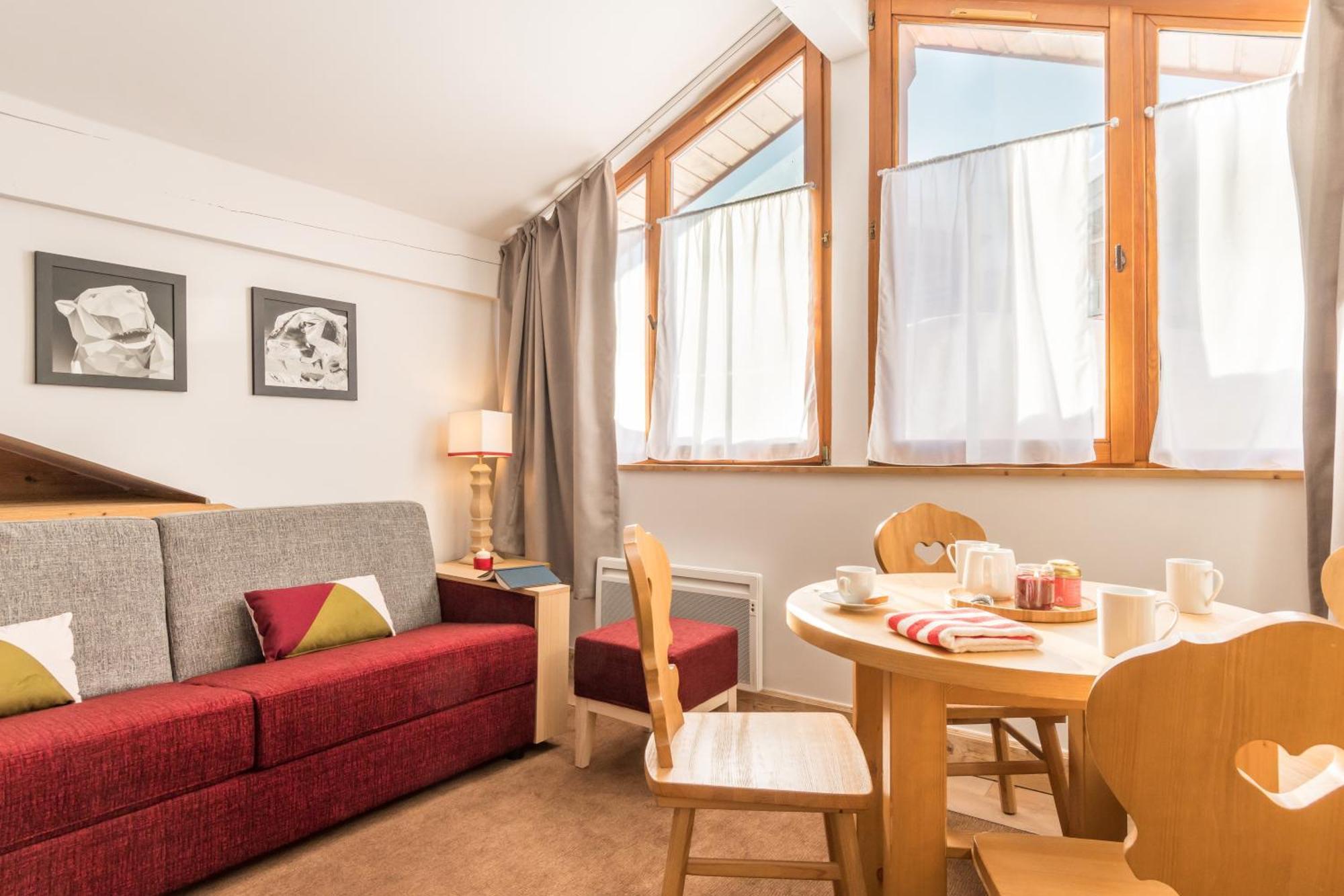 One-Bedroom Apartment,1589569096:JPEG
